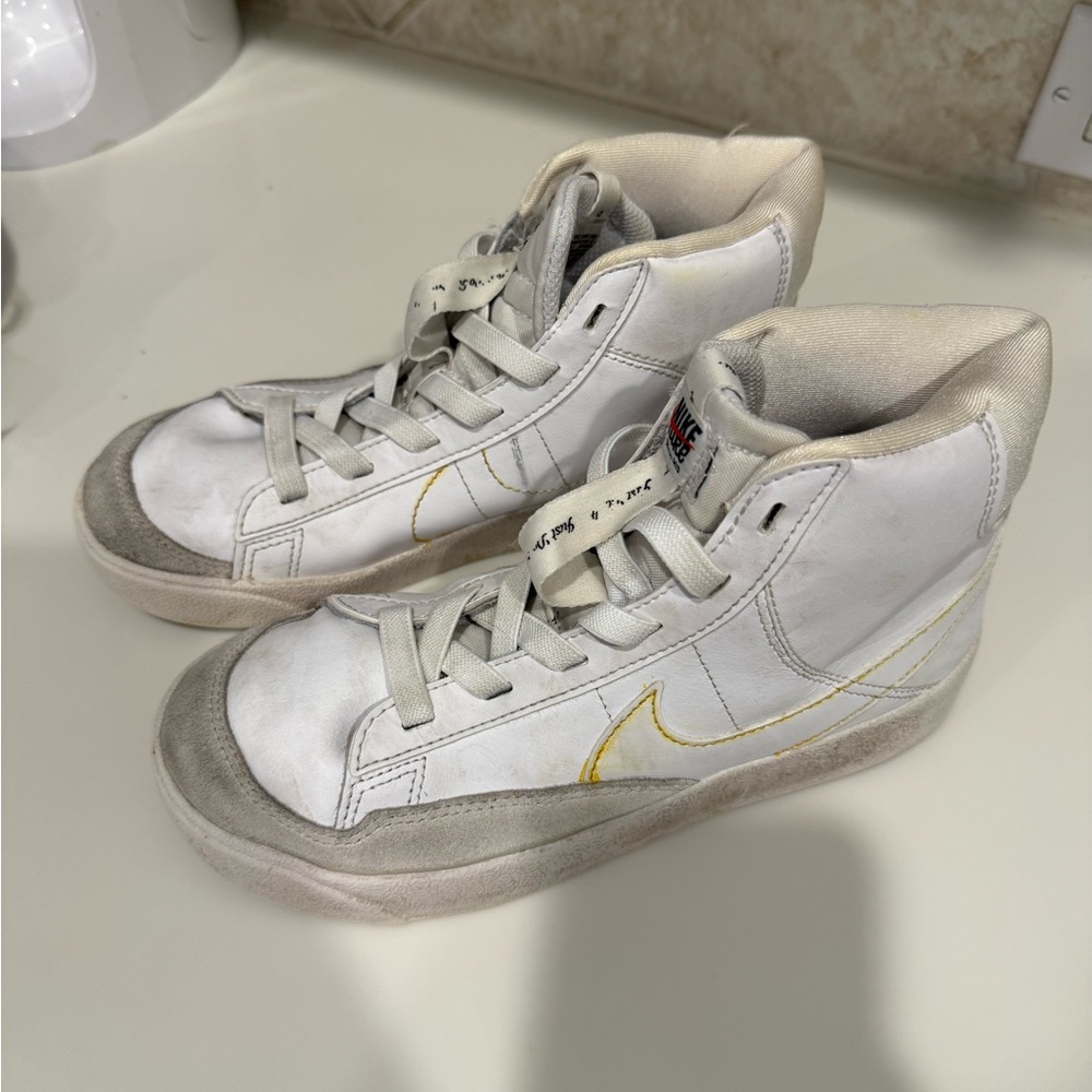 Nike White and Light Gray Kids High-Top Sneakers with Yellow Accent